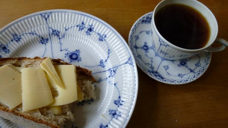 Maridar queso y café: trucos y consejos