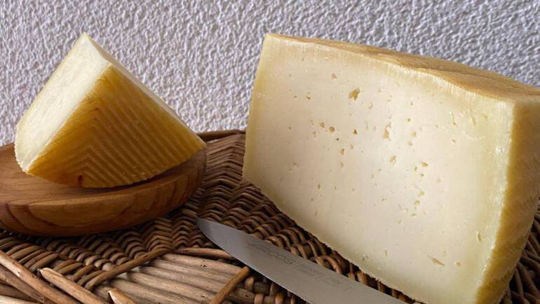 Utensilios de cocina imprescindibles para los amantes del queso
